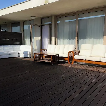 Sea View Penthouse アパート