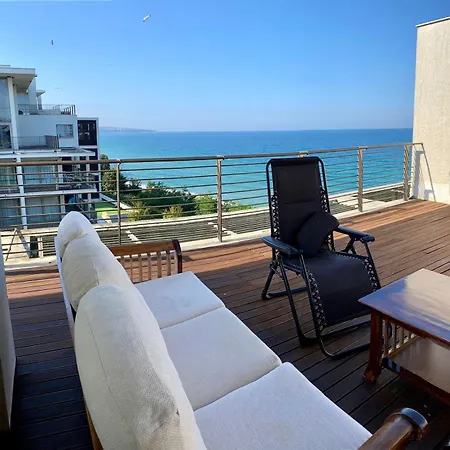 Sea View Penthouse アパート *